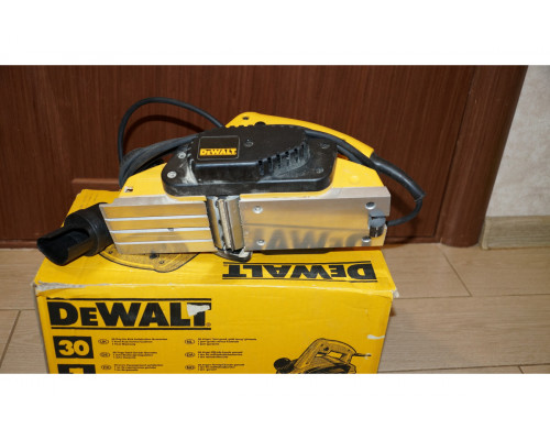 DeWalt DW680-QS Рубанок