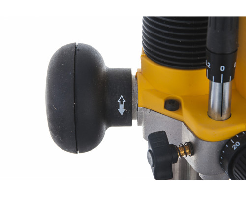 Dewalt DW621-QS Фрезер двуручный 1100 Вт